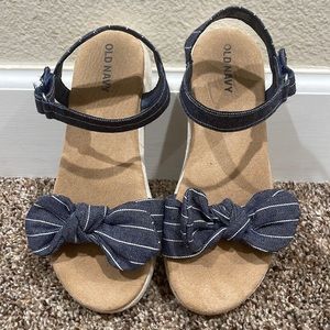 Old Navy Girls Chambray Striped Bow Tie Espadrille Sandals Size 13 Navy Blue